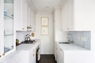 342 E 53rd St, New York City, NY 10022 - Photo 4