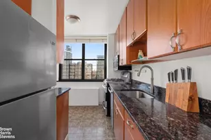 301 E 87th St, New York City, NY 10128 - Photo 4