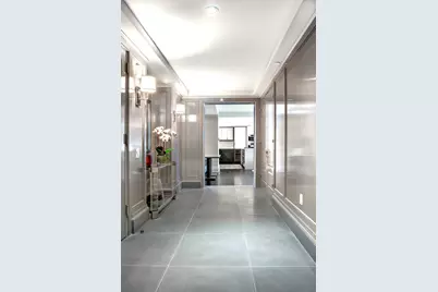 21 E 61st Street #8E, New York City, NY 10065 - Photo 4