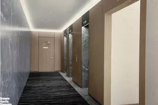 305 E 40th St, New York City, NY 10017 - Photo 22