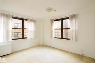 305 E 40th St, New York City, NY 10017 - Photo 10