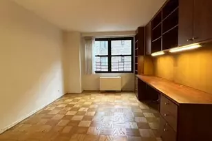 305 E 40th St, New York City, NY 10017 - Photo 8