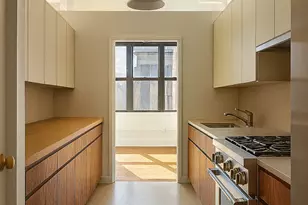 161 W 15th St, New York City, NY 10011 - Photo 4