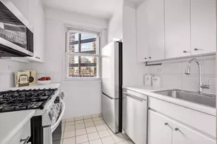 211 E 53rd St, New York City, NY 10022 - Photo 6
