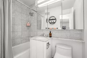 211 E 53rd St, New York City, NY 10022 - Photo 8