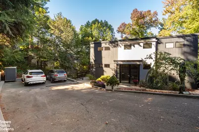 712 Ladd Road, New York City, NY 10471 - Photo 28