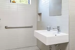 712 Ladd Rd, New York City, NY 10471 - Photo 14