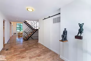 712 Ladd Rd, New York City, NY 10471 - Photo 2