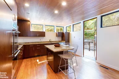 712 Ladd Road, New York City, NY 10471 - Photo 10