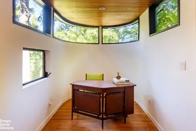 712 Ladd Road, New York City, NY 10471 - Photo 12