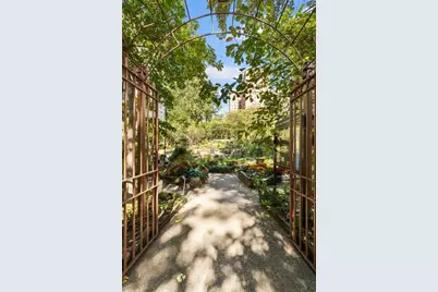 100 W 89th Street #4L, New York City, NY 10024 - Photo 20