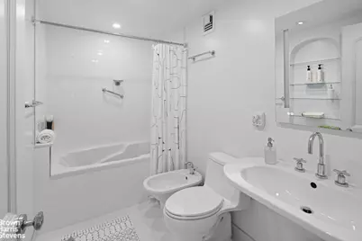 1050 5th Avenue #15C, New York City, NY 10028 - Photo 10