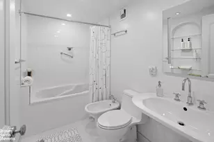 1050 5th Ave, New York City, NY 10028 - Photo 10