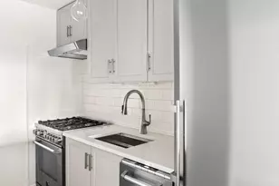 32 Gramercy Pk S, New York City, NY 10003 - Photo 2