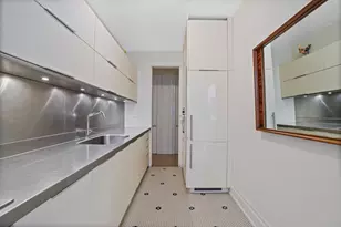 255 Eastern Pkwy, New York City, NY 11238 - Photo 10