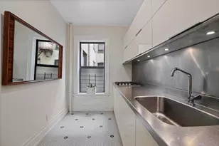 255 Eastern Pkwy, New York City, NY 11238 - Photo 8