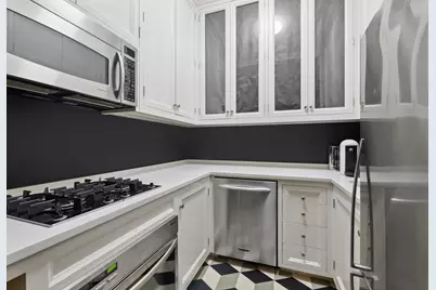 25 E 69th Street #2A, New York City, NY 10021 - Photo 8