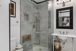 25 E 69th St, New York City, NY 10021 - Photo 12