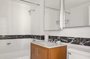 425 Main St, New York City, NY 10044 - Photo 4