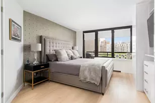 330 E 38th St, New York City, NY 10016 - Photo 6