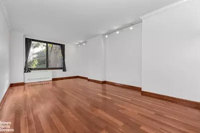 300 E 85th Street #201, New York City, NY 10028 - Photo 14