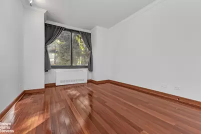 300 E 85th Street #201, New York City, NY 10028 - Photo 4