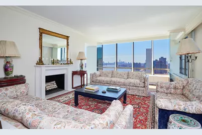870 United Nations Plaza #37/38A, New York City, NY 10017 - Photo 4