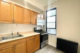 51-28 35th St, New York, NY 11101 - Photo 6