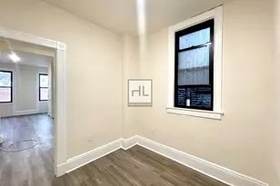 51-28 35th St, New York, NY 11101 - Photo 4