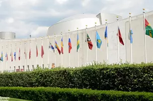 240 E 47th St, New York, NY 10017 - Photo 18