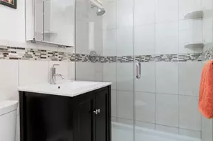 235 E 57th St, New York City, NY 10022 - Photo 6