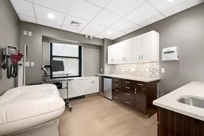 121 E 60th Street #3B, New York City, NY 10022 - Photo 4