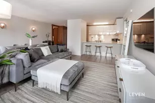 322 W 57th St, New York City, NY 10019 - Photo 2