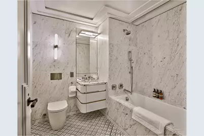 303 Park Avenue #2202, New York City, NY 10022 - Photo 4