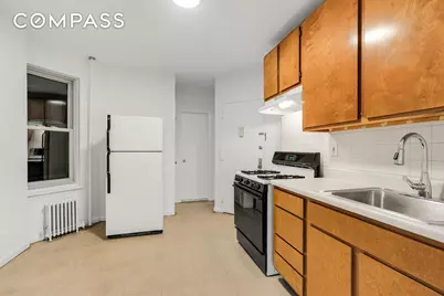 323 W 43rd Street #4R, New York City, NY 10036 - Photo 4