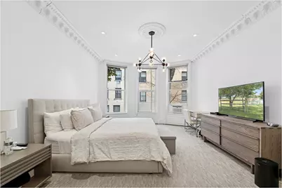 165 E 71st Street, New York City, NY 10021 - Photo 4