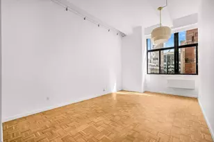 310 E 46th St, New York City, NY 10017 - Photo 2