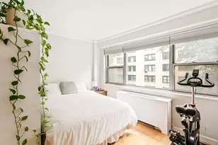 330 E 49th St, New York City, NY 10017 - Photo 2