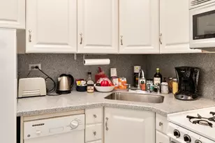 330 E 49th St, New York City, NY 10017 - Photo 4