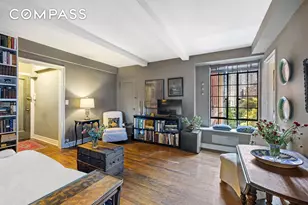 333 E 43rd St, New York, NY 10017 - Photo 2