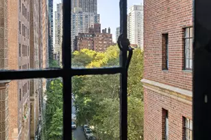 333 E 43rd St, New York, NY 10017 - Photo 4