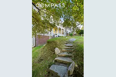 351 St Pauls Avenue, New York City, NY 10304 - Photo 2
