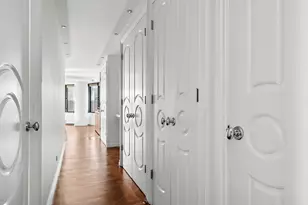 330 E 38th St, New York City, NY 10016 - Photo 14