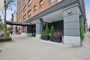 300 E 71st St, New York City, NY 10021 - Photo 8