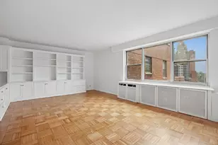 300 E 71st St, New York City, NY 10021 - Photo 2