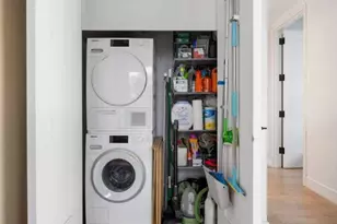 22-43 Jackson Ave, New York City, NY 11101 - Photo 4