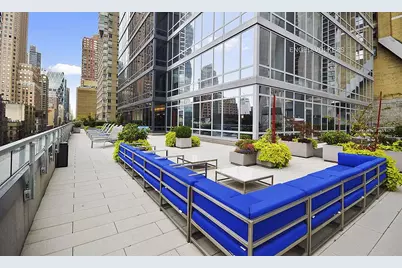 247 W 46th Street #2604, New York City, NY 10036 - Photo 14