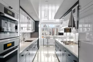 21 E 61st St, New York City, NY 10065 - Photo 8