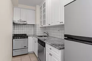 220 E 54th St, New York City, NY 10022 - Photo 10