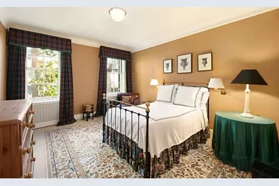 121 E 65th Street, New York City, NY 10065 - Photo 22